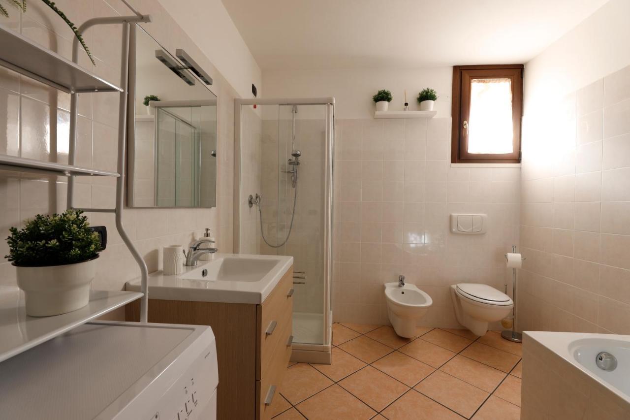 Le Terrazze Apartment เรกานาติ ภายนอก รูปภาพ