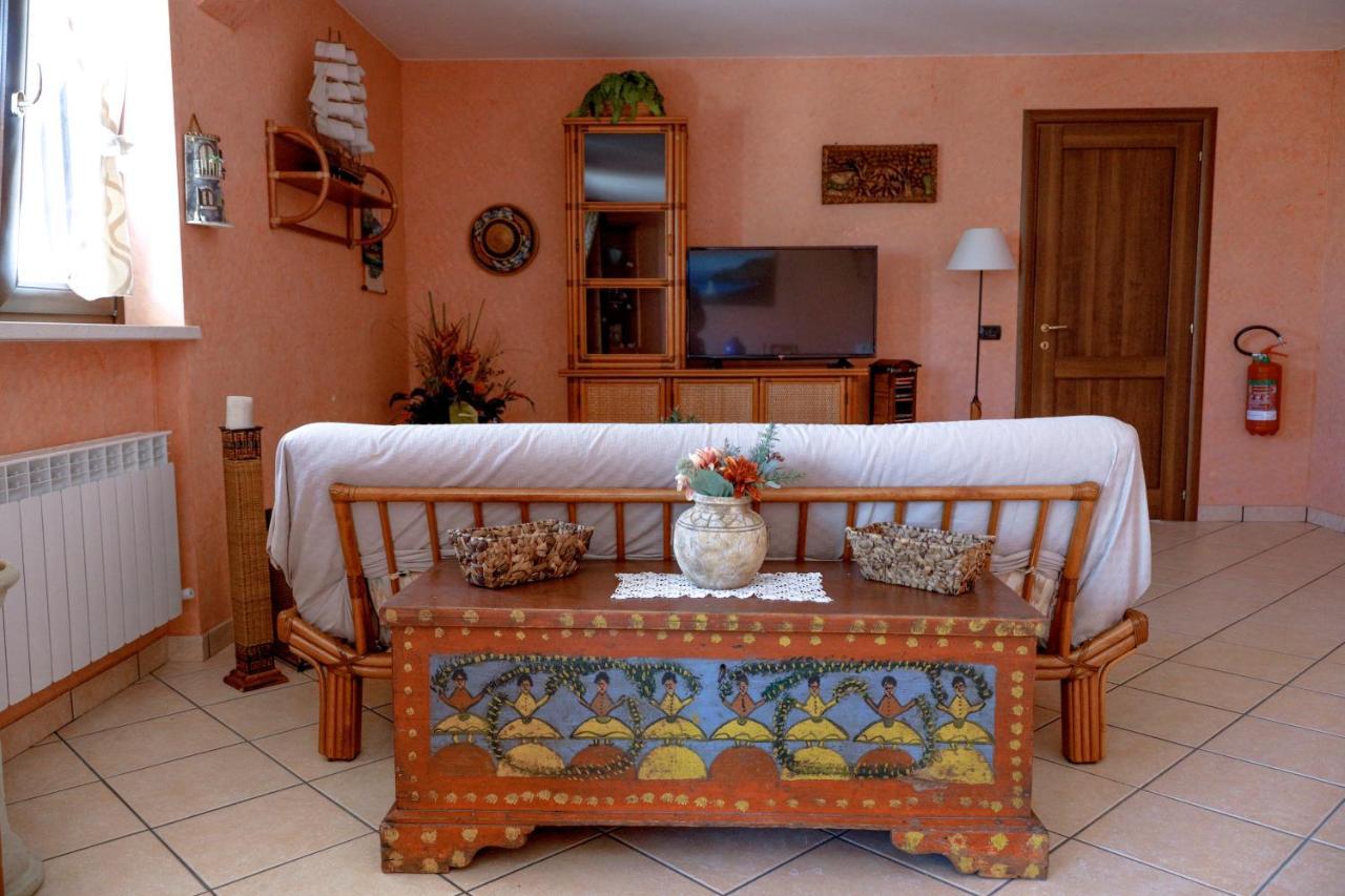 Le Terrazze Apartment เรกานาติ ภายนอก รูปภาพ