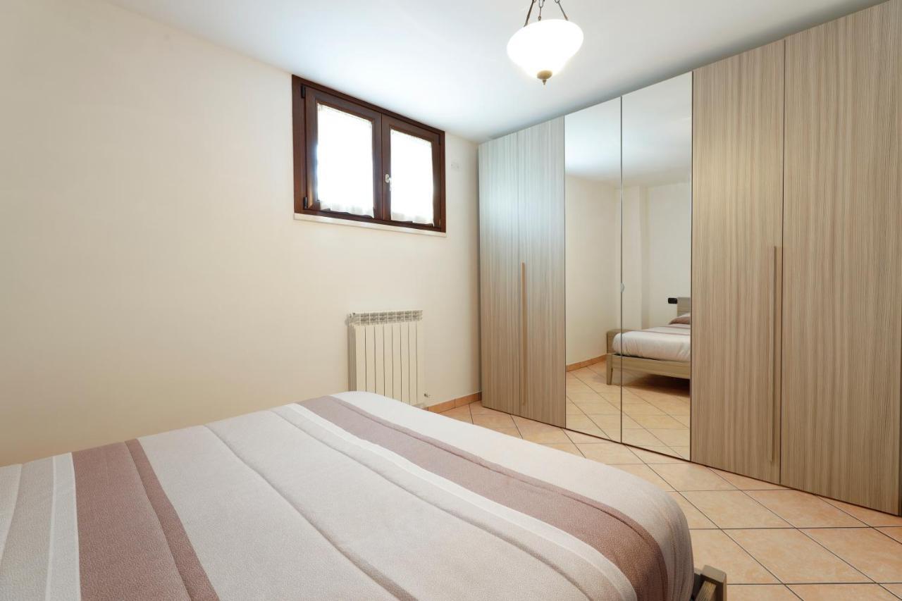 Le Terrazze Apartment เรกานาติ ภายนอก รูปภาพ